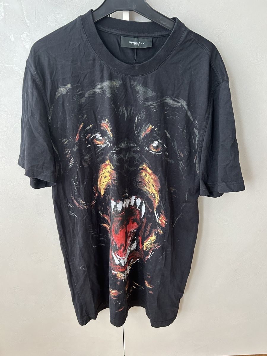 Givenchy T-shirt: Givenchy Paris Rottweiler T-Shirt / Small – Usato da Zug venduto da bia_v6gf 1