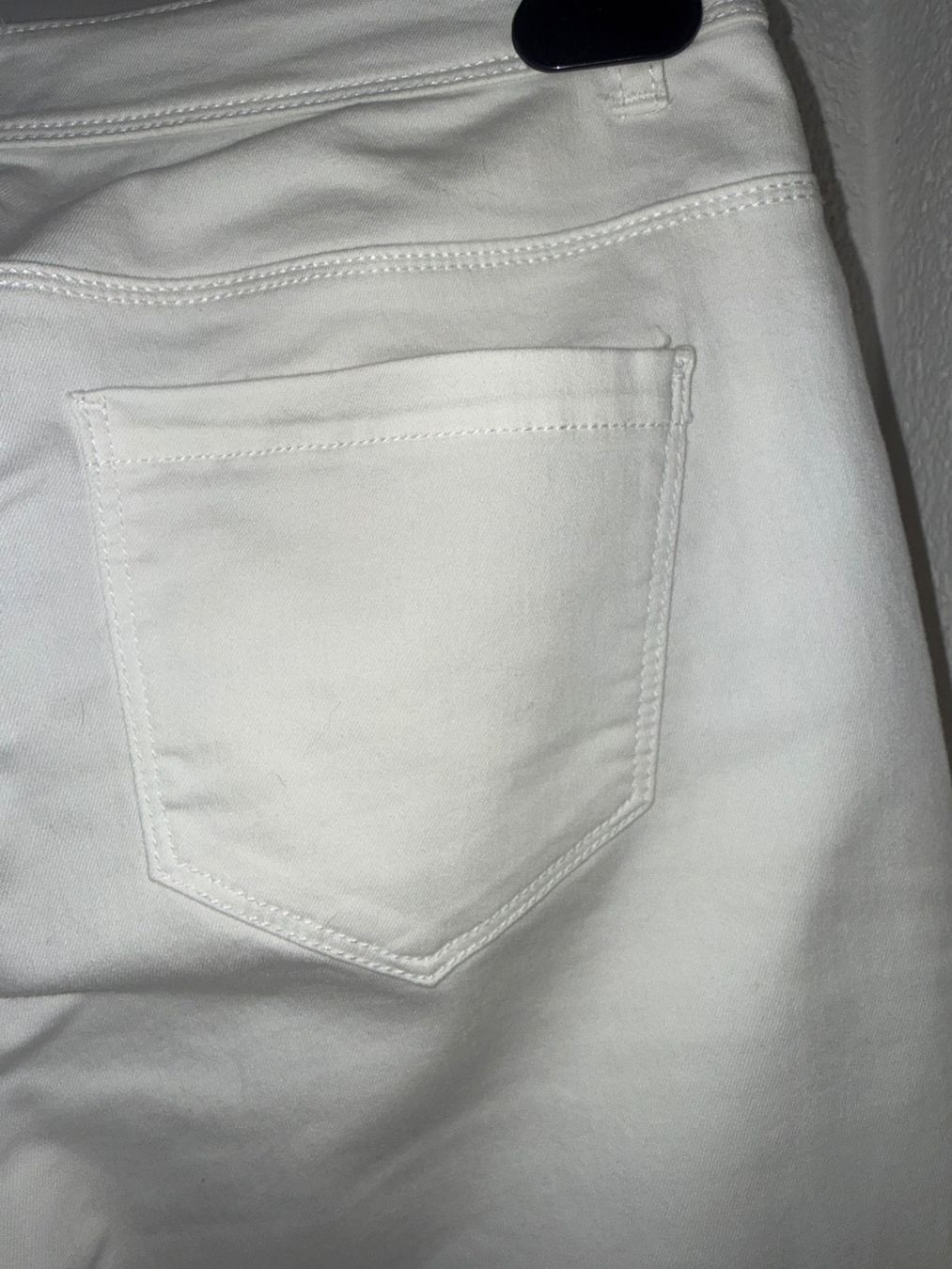 Jeans: weiße Slim-Jeans Gr.36 – D'occasion à Buchrain par nat_pl5p 2