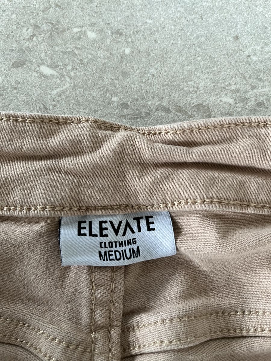 Pantaloni: Elevate Clothing Hose Grösse M – Usato da Ballwil venduto da Soia 1