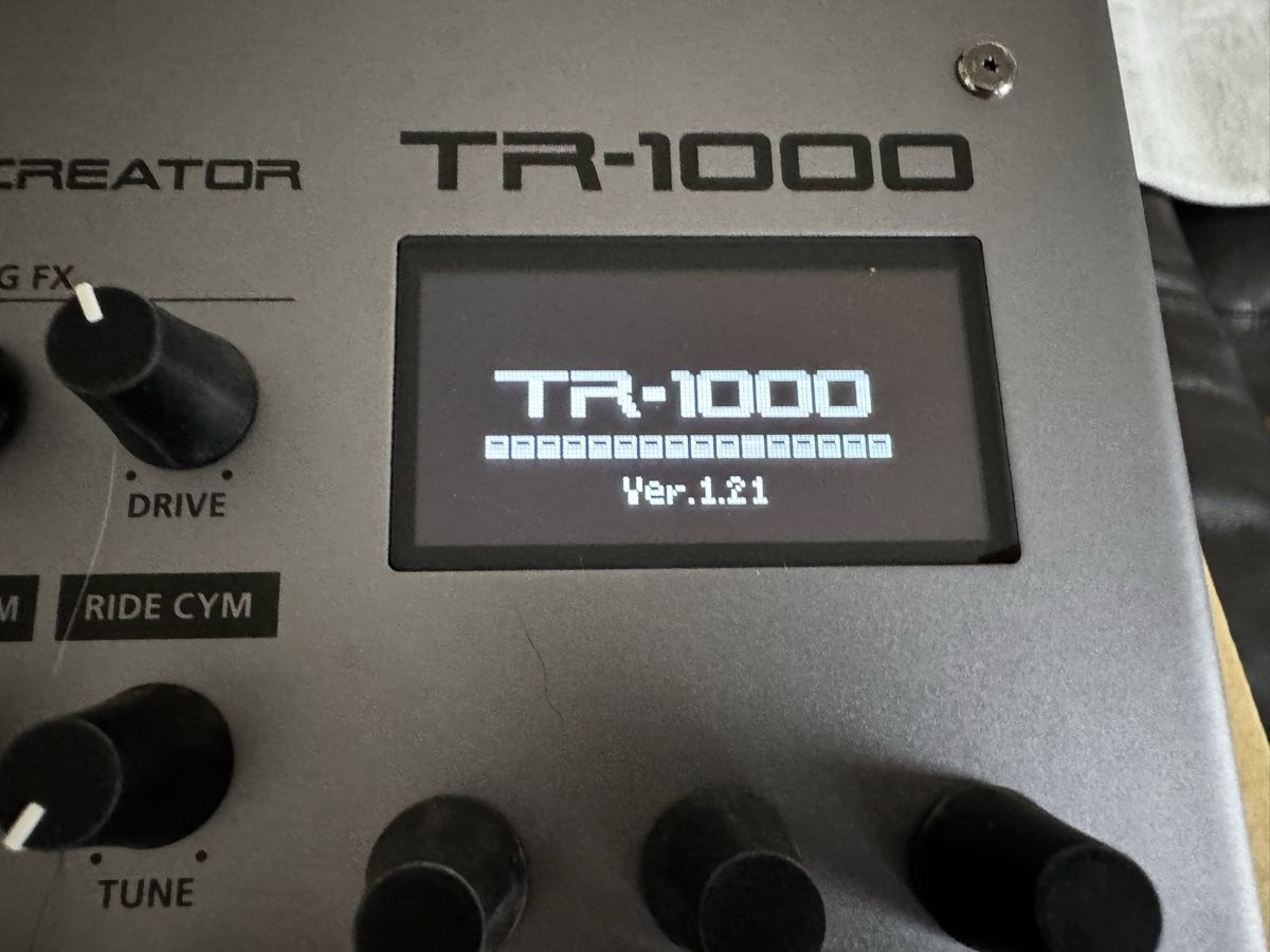Roland Musikinstrumente: Roland TR-1000 - Rhythm Creator Drummachine – Neu (gemäss Beschreibung) aus Zürich von 1cut2 5