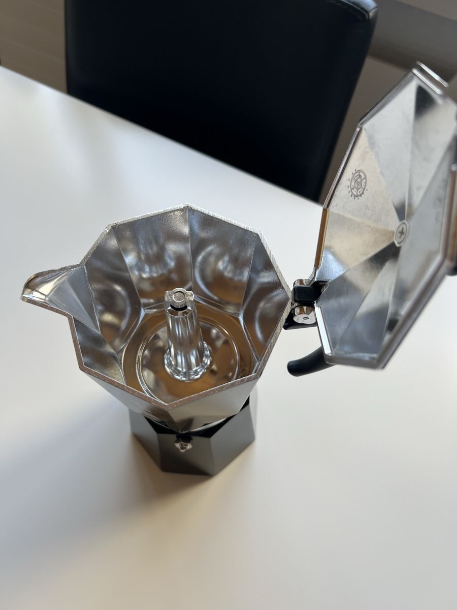 Bialetti Kaffeemaschinen & Espressomaschinen: Bialetti Moka Express  schwarz NEU – Neu (gemäss Beschreibung) aus Chur von van_hnc6 1