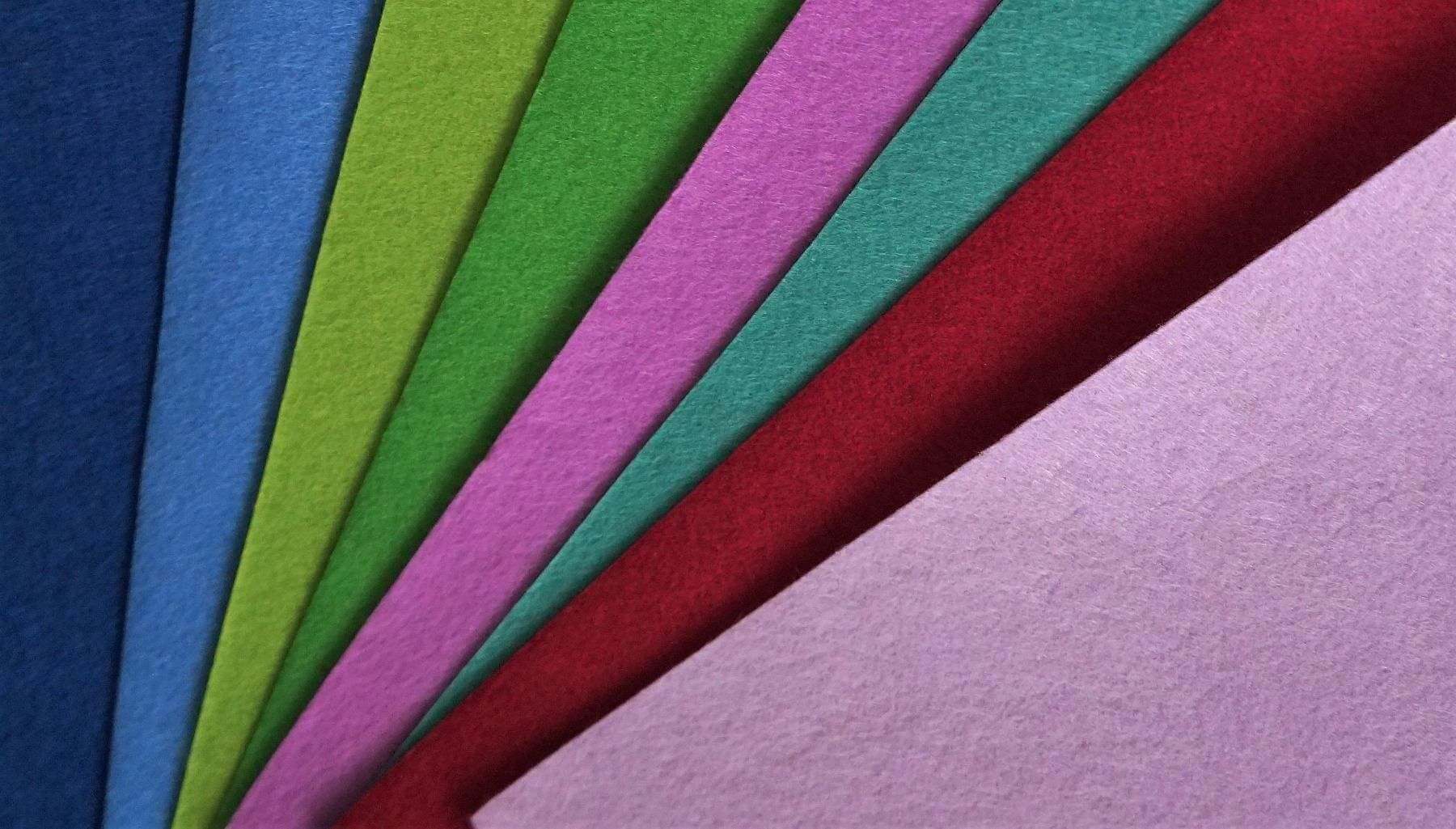 Bastelsets: BASTELFILZ-SET, 8 Farben 30x30 cm  Set 8 – Neu (gemäss Beschreibung) aus Langenthal von flowersNbirds 2