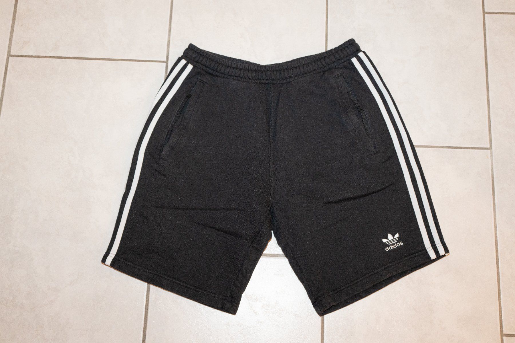 Adidas Hosen: Adidas Shorts – Gebraucht aus Arni AG von yannick_207