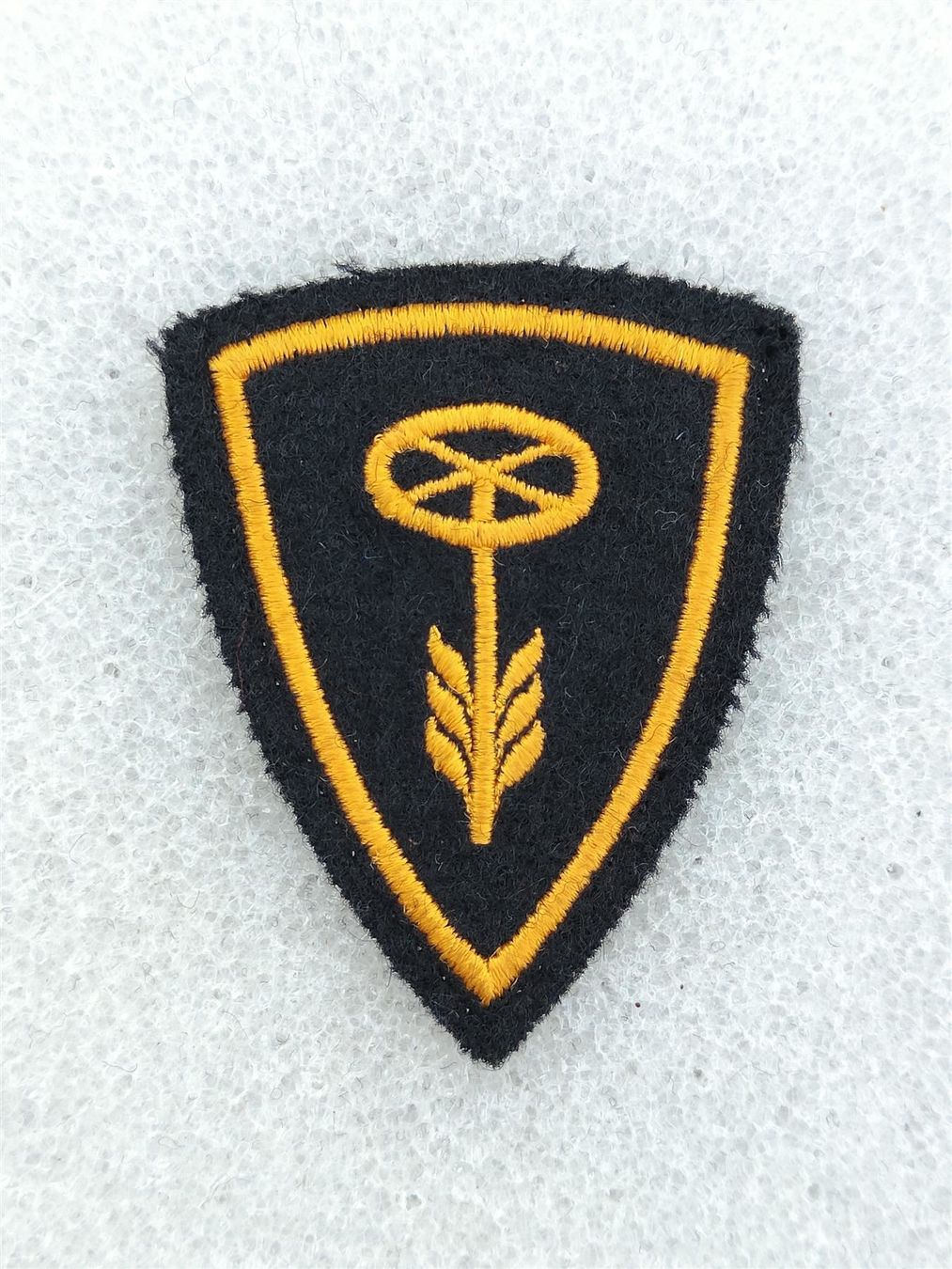 Placchette & Badge: Abzeichen Motorfahrer Ord. 95 Variante 4 – Usato da Bauma venduto da SwissMilitaria