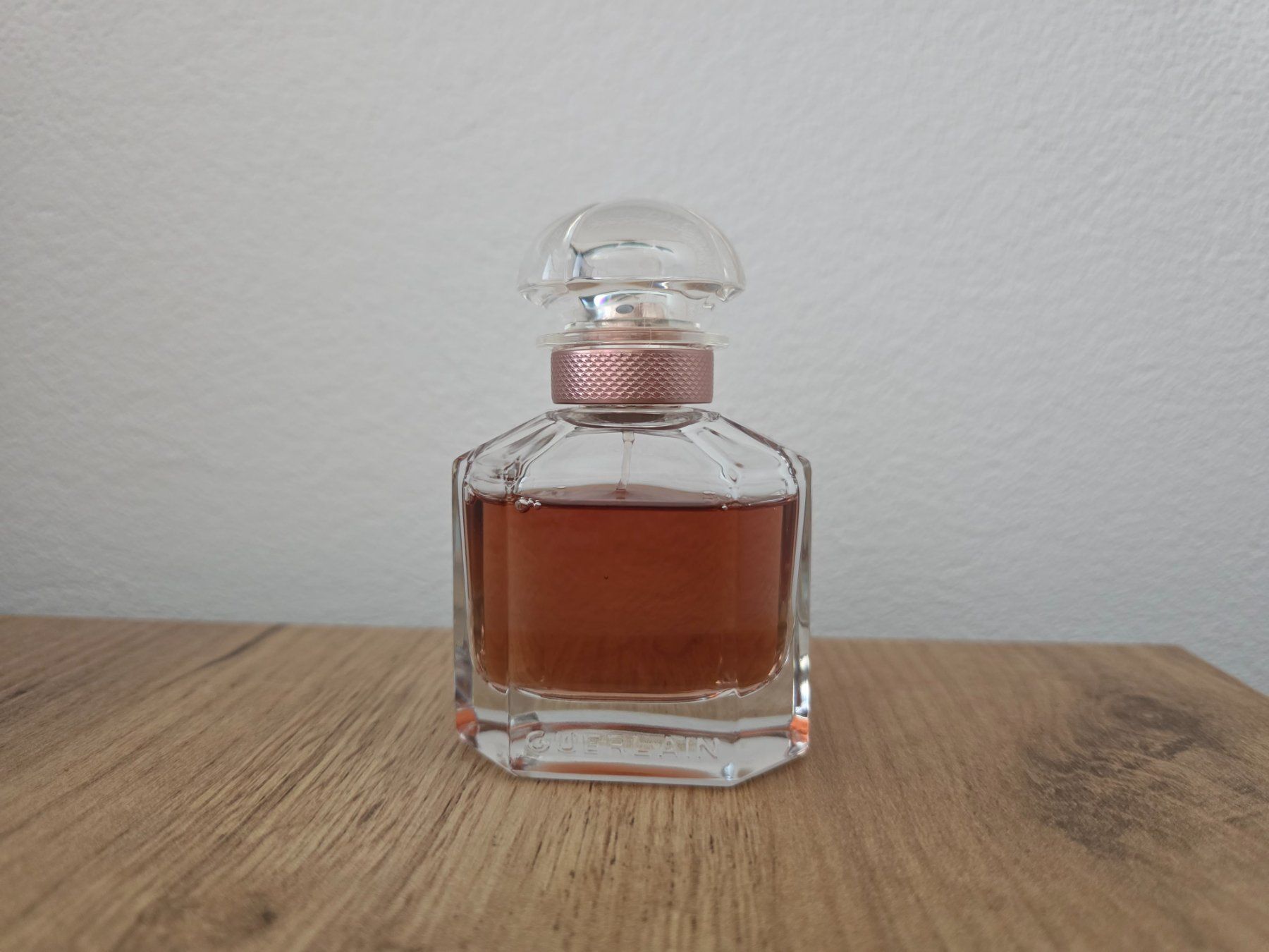 Guerlain Parfums & Eau de Toilette: Mon Guerlain L'Essence ca. 40 / 50ml – D'occasion à Root par FragranceEla