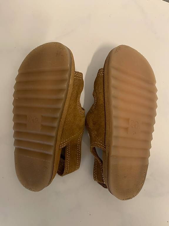 Scarpe per ragazzi: Zara Klettsandale braun Gr. 24 – Usato da Hochdorf venduto da Leccesina 1