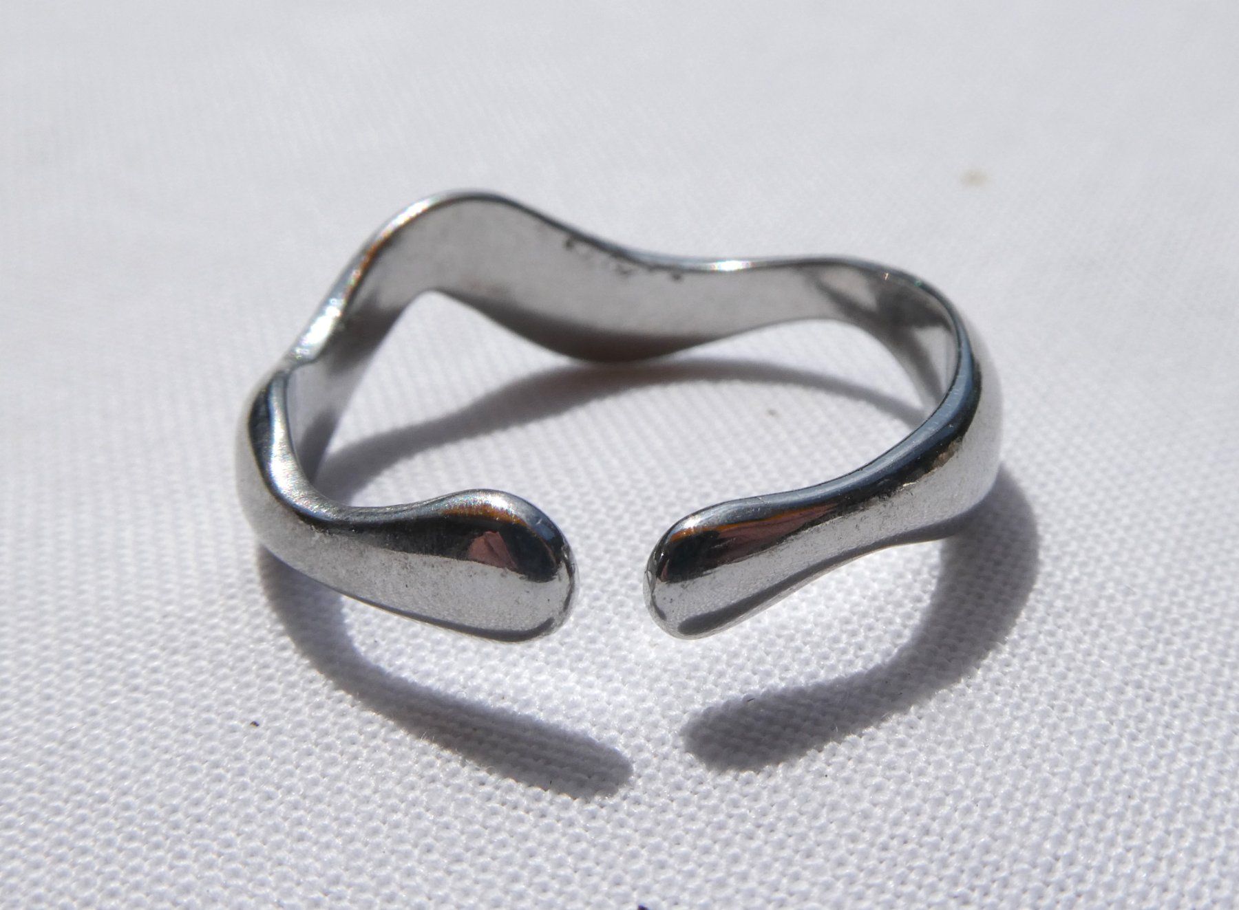 Anelli: 2 silberfarbene, verstellbare Ring, mind. Gr. 55/56 - NEU – Nuovo (secondo la descrizione) da Gattikon venduto da kaandooh 7