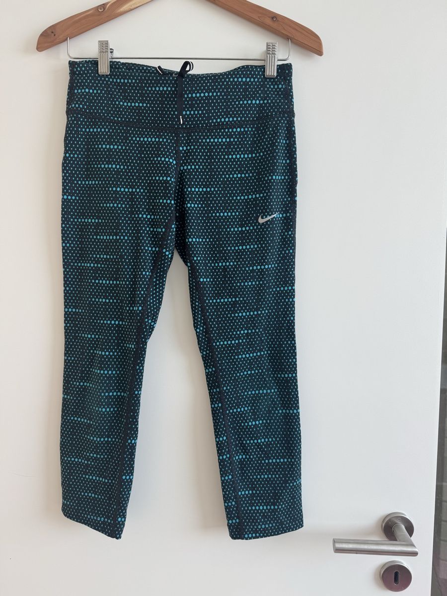 Nike Leggings: Nike Dri-Fit Capris women's size S patterned good condition – Usato da Vesenaz venduto da nat_mq8l