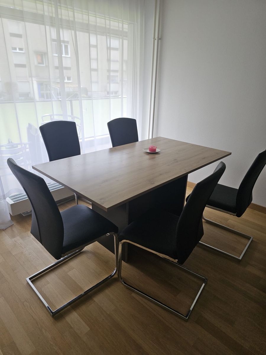 Conforama Set di tavolo e panche: Esstisch mit 6 Stühlen – Usato da St.Gallen venduto da Mansi7