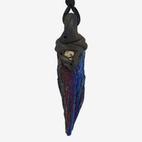 Titanbeschichteter Kyanit Anhänger (Disthen) mit Pyrit