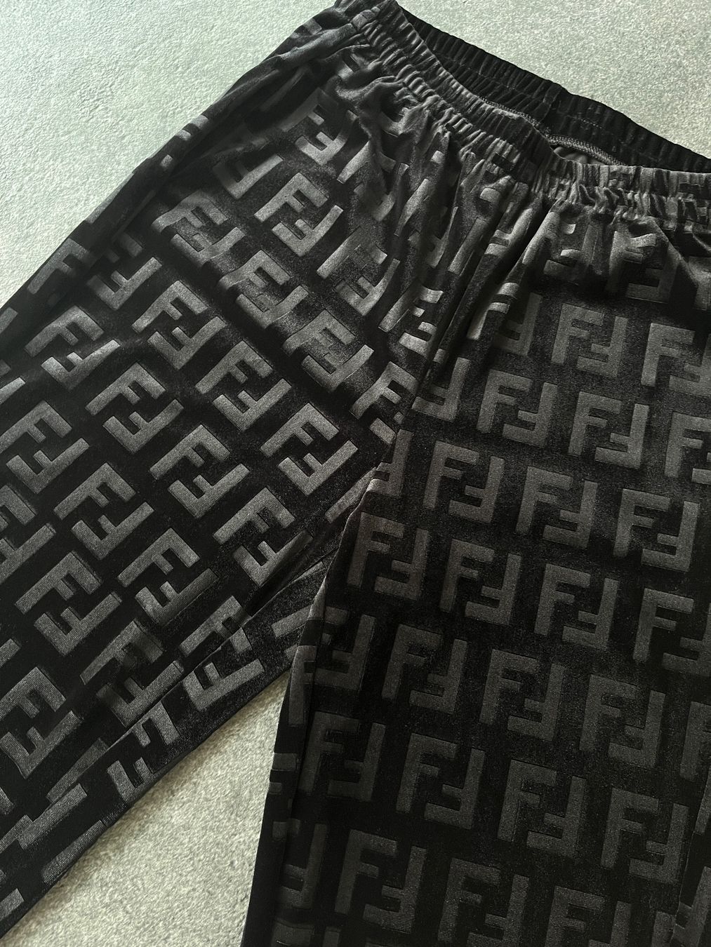 Pantaloni: Damen Hose aus Samtstoff - Größe S-M – Usato da Kilchberg ZH venduto da Simlife 7