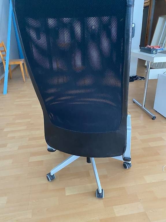 Chaises: Chaise a roulettes noire – D'occasion à Chamoson par a_laroyale 3