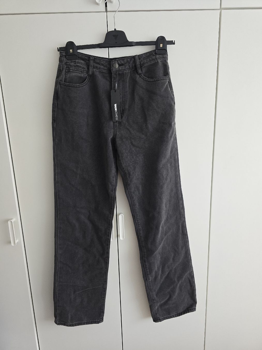 Jeans: Fashion Nova Jeans - Grösse 9  – Nuovo e nell'imballaggio originale da Rickenbach b. Wil venduto da Beautiful.Things