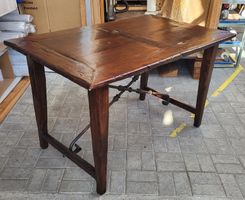toller HolzTisch massiv