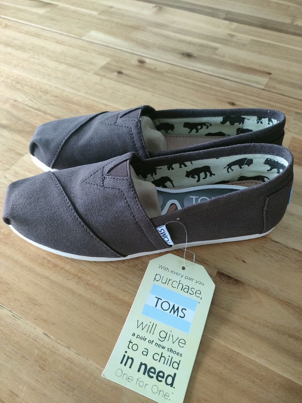 Toms Scarpe da uomo: Braune TOMS Schuhe, Grösse 37 Neu – Nuovo e nell'imballaggio originale da Therwil venduto da OliviaH01