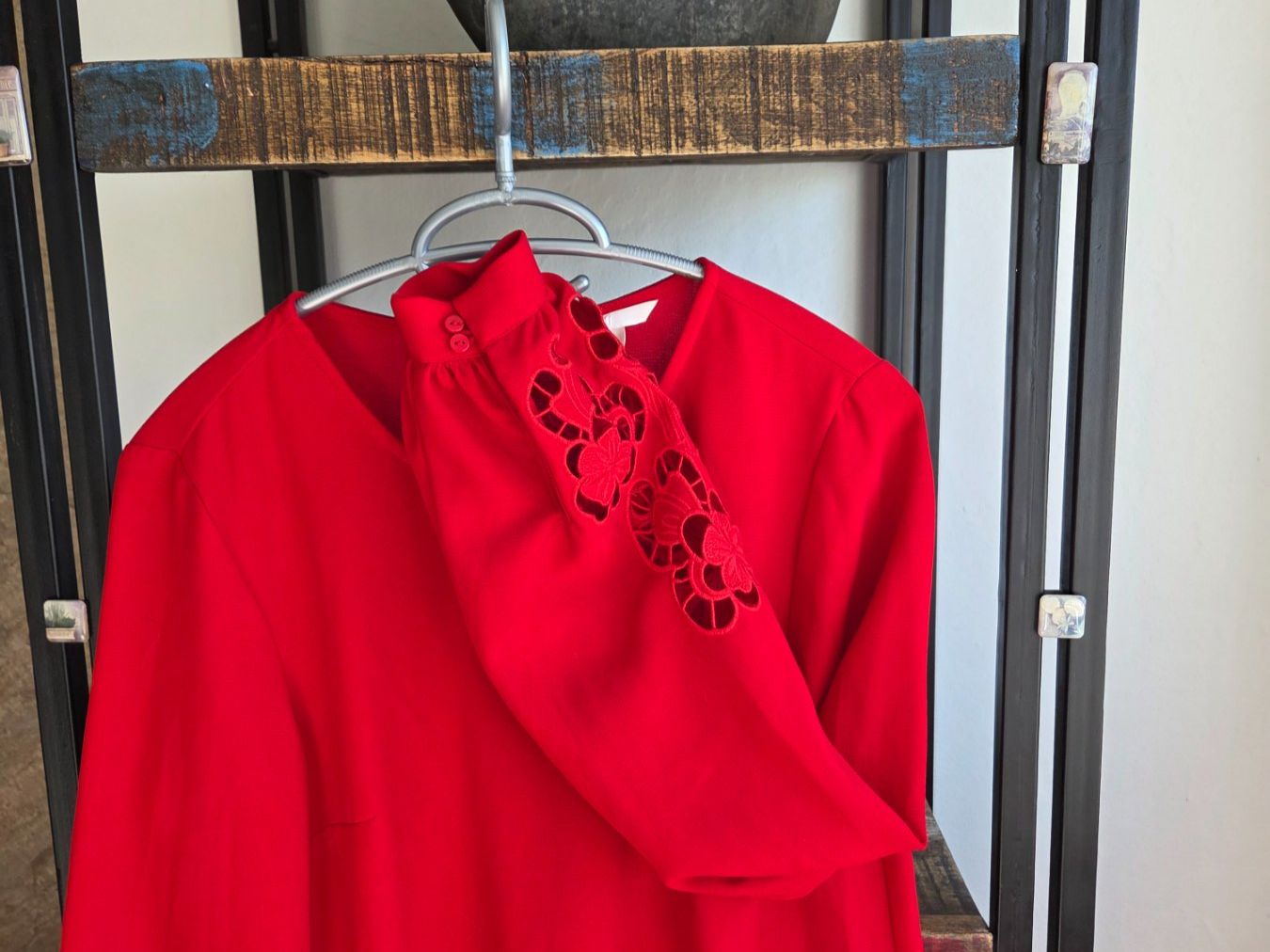 H&M Robes: H & M Sommerkleid rot – D'occasion à Hinwil par Mauso1 1