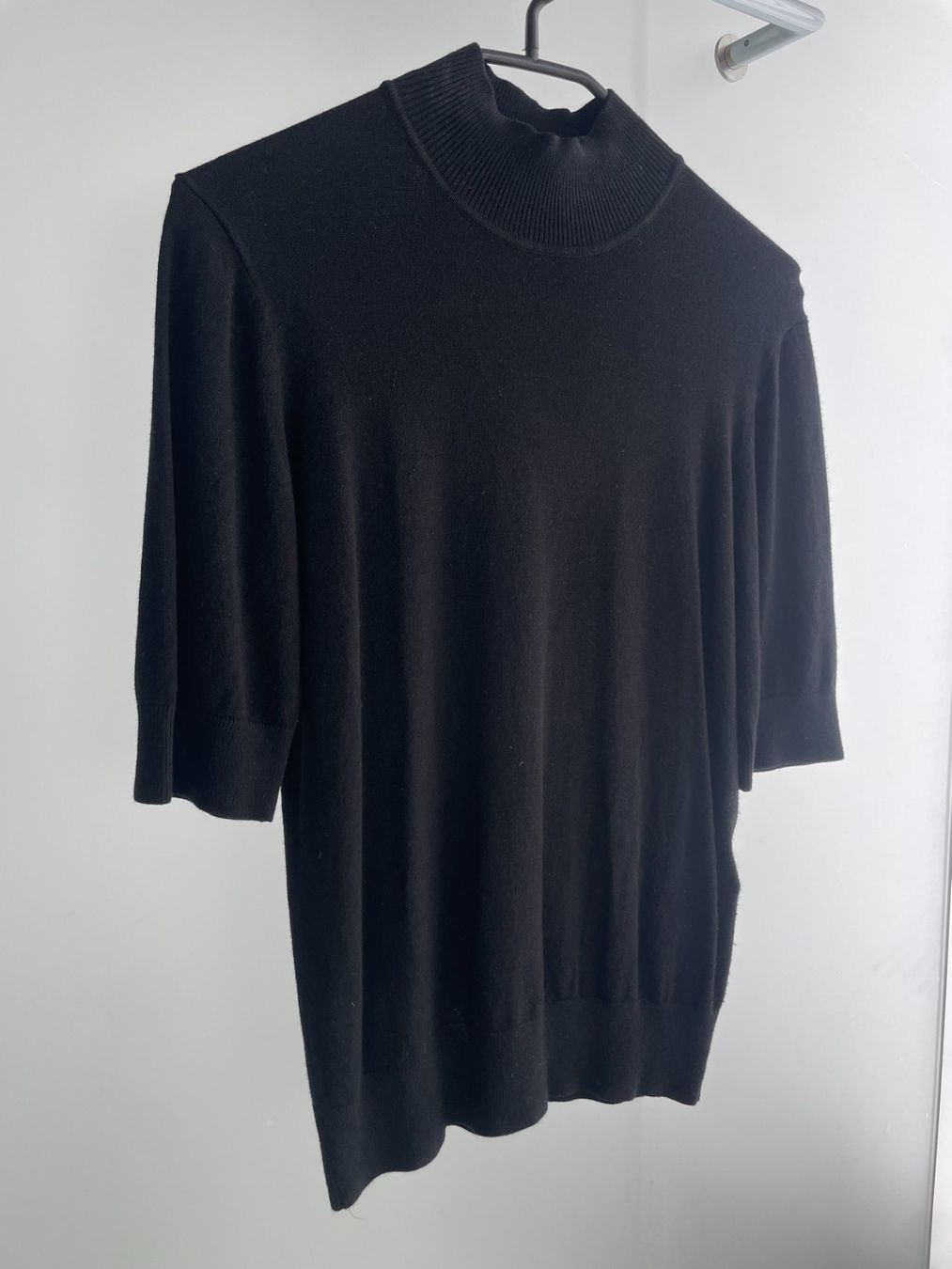 Hallhuber T-Shirts: Hallhuber - schwarzes kurzarm Turtleneck Gr.: S – Gebraucht aus Chur von jol_5phn 1