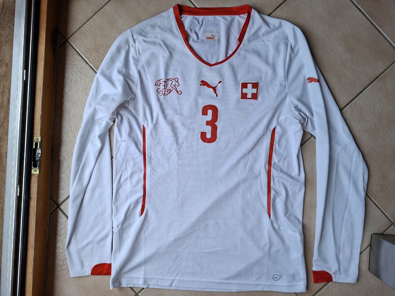 Schweizer Nati Canottiere & Pantaloni: Schweizer Nationalmannschaft Trikot,  Grösse L – Usato da Schwanden Sigrisw venduto da cadieux71