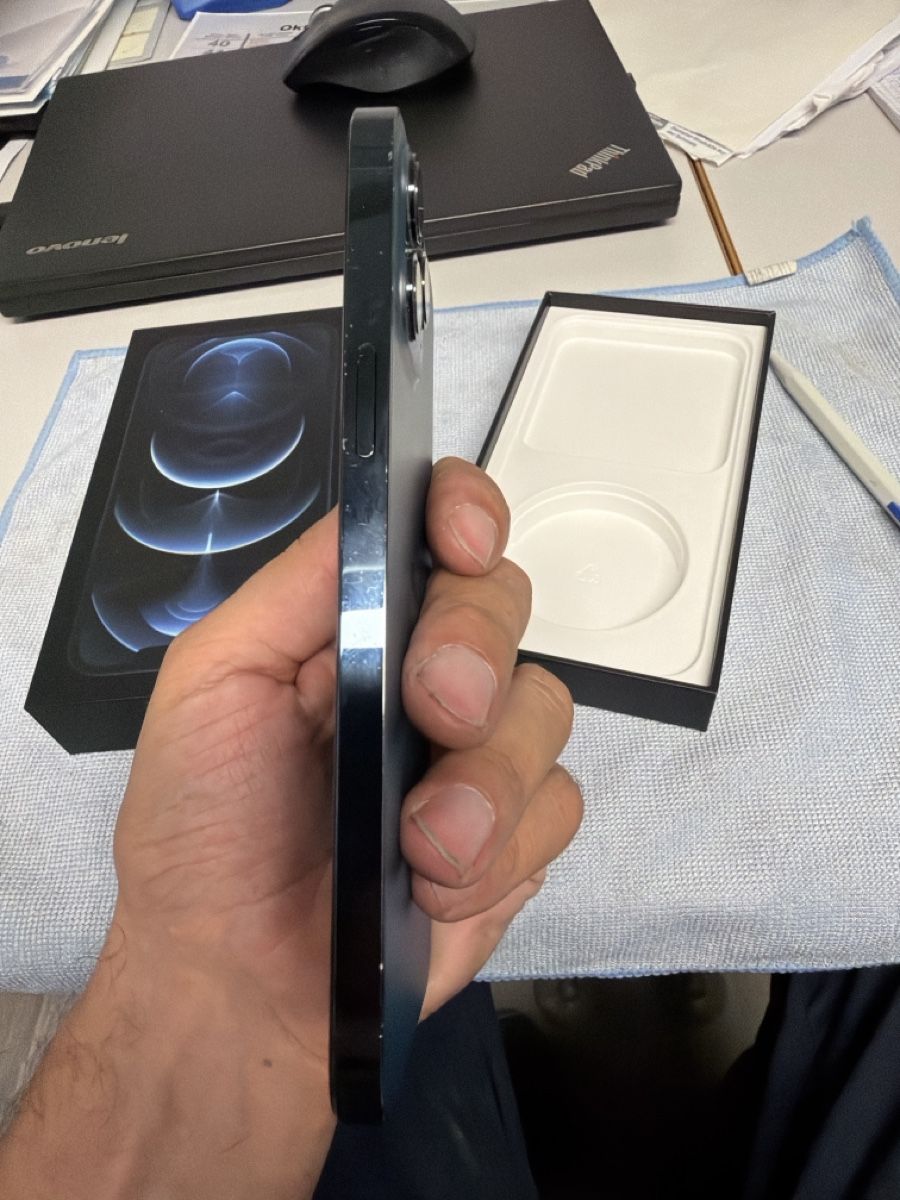 Apple Telefoni cellulari / Smartphones: iPhone 12 Pro Max 256 GB – Nuovo (secondo la descrizione) da Neuhausen am Rheinfall venduto da Golf-GTI 7