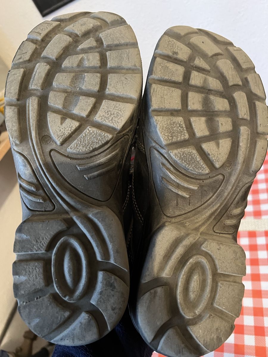 Scarpe da uomo: 2 Arbeit Schuhe gr. 42 Stahl Kappend – Usato da Triesen venduto da bubita 8