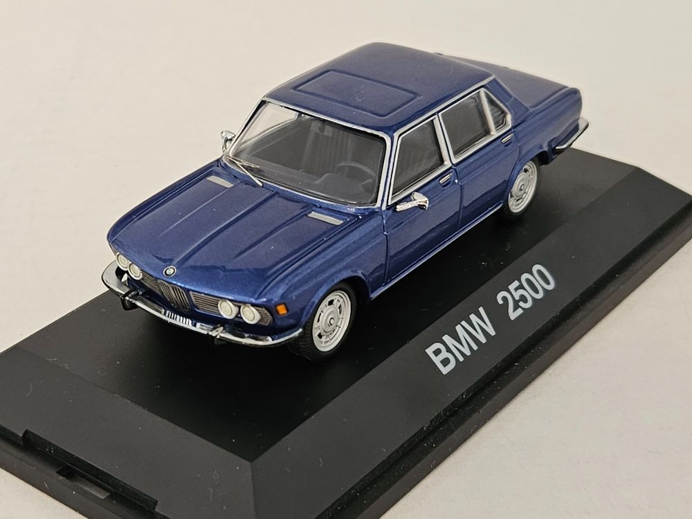 Schuco BMW 525 E12 1:43 Bleu Saphir Métallisé - Miniature Rare Collection