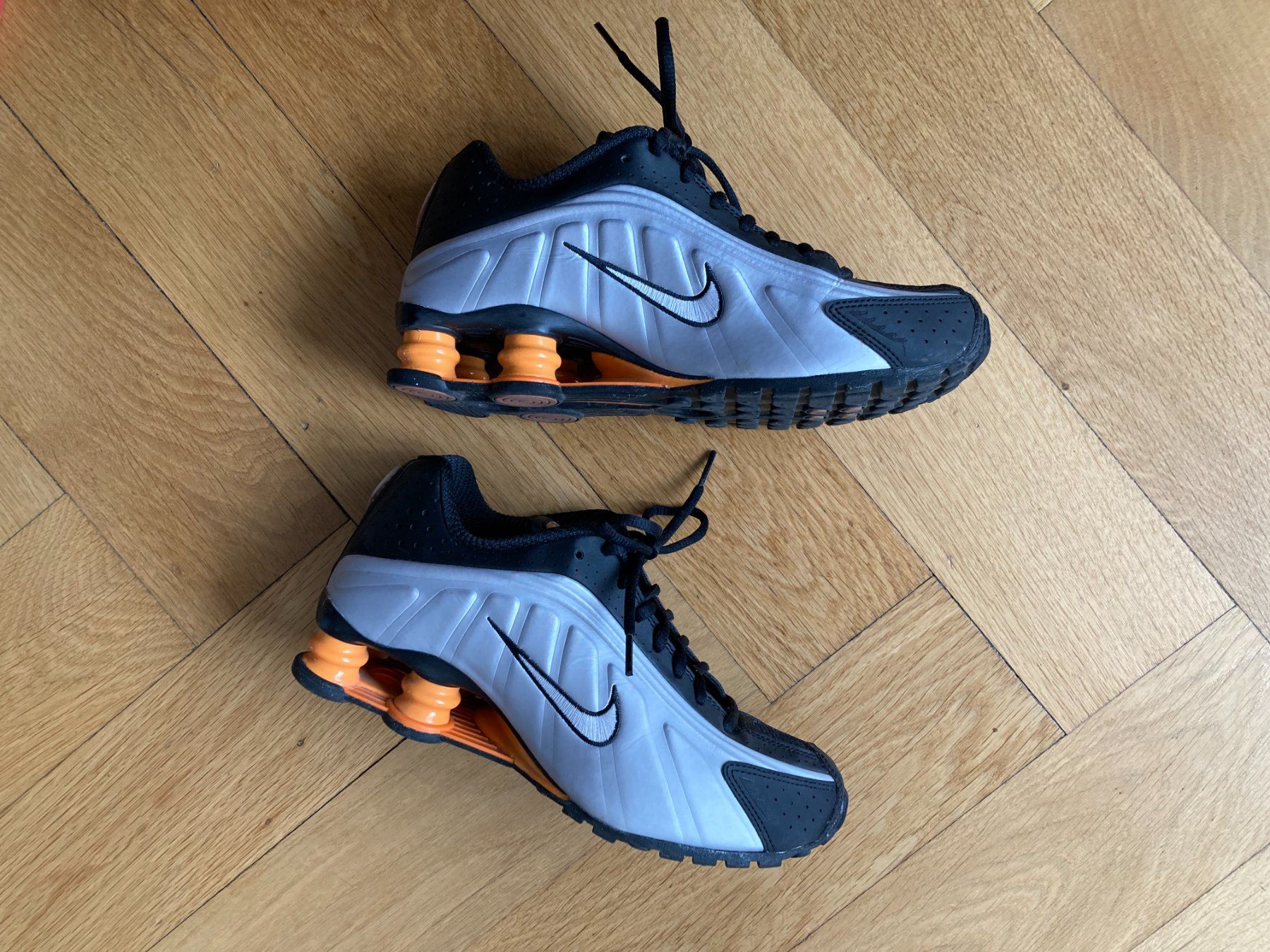 Nike Damenschuhe: Nike Shox R4 – Gebraucht aus Biel/Bienne von NoaBra 4