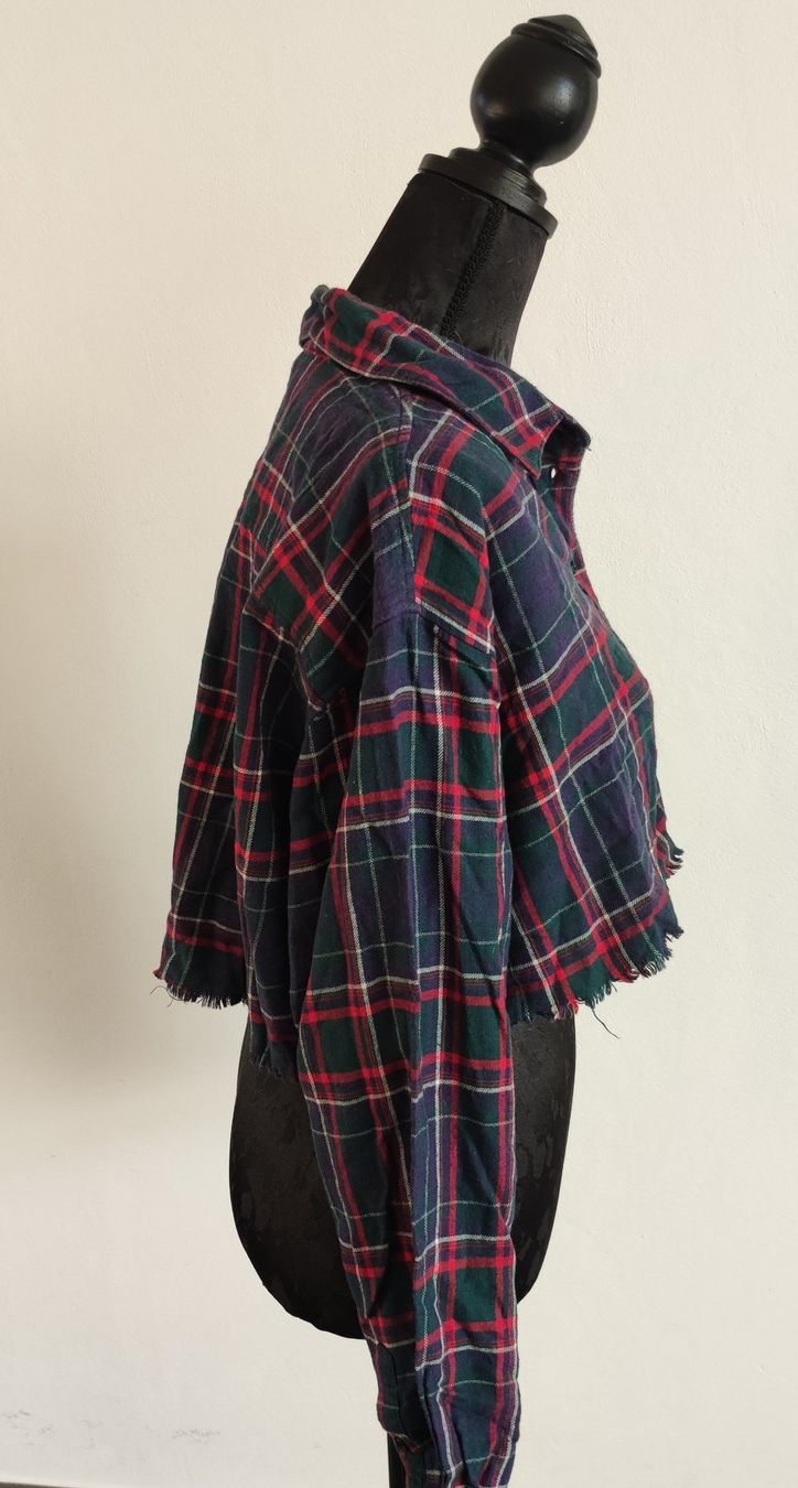 Camicette: Chemise crop top – Usato da Riaz venduto da cam_x5xs 4