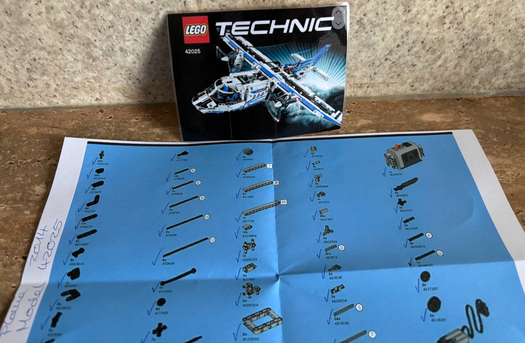 Lego Giocattoli: Lego Cargo Plane Model 42025 – Usato da Dörflingen venduto da verena052 6