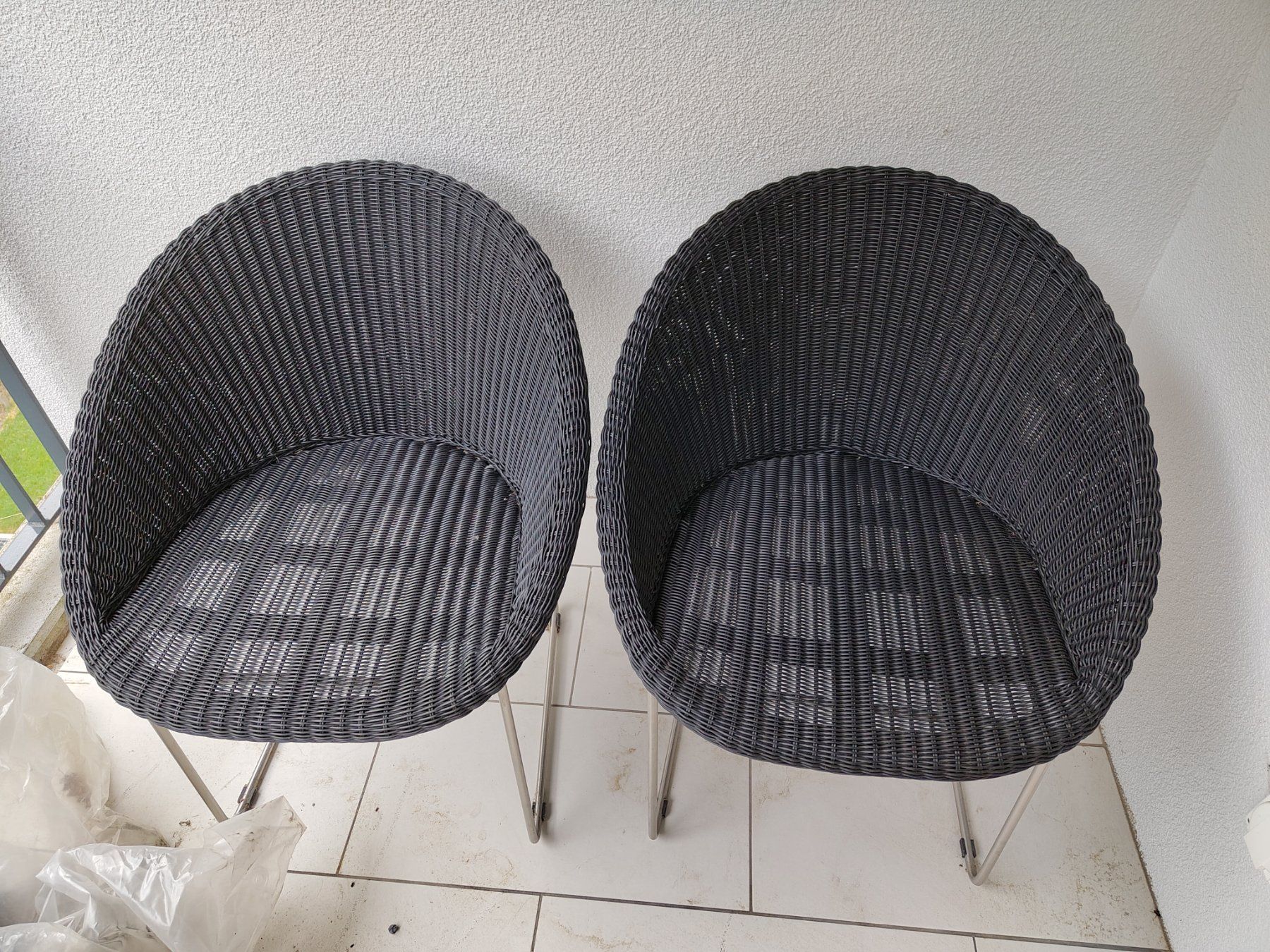 Set di tavolo e panche: Garten Tisch und 4 Stühle – Usato da Fläsch venduto da Nicjan 2