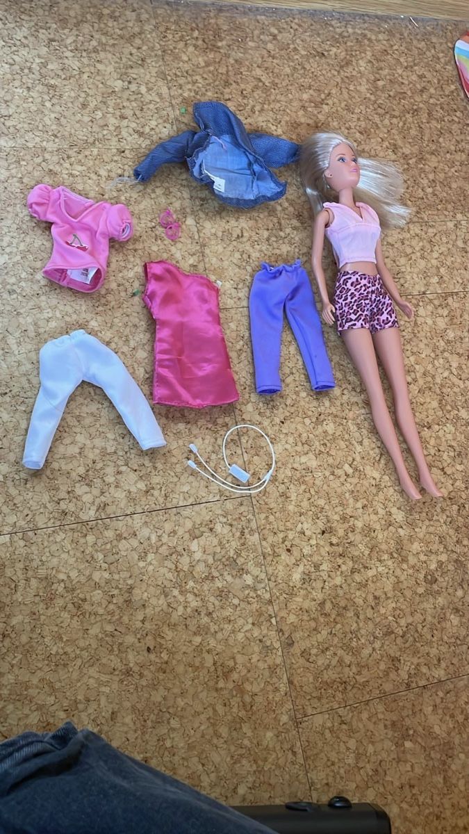 Bambole: Grosses Barbieset mit Zubehöhr & Kleider – Usato da Emmenmatt venduto da babsb79 9
