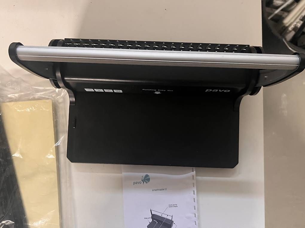Macchine rilegatrici: Smartmaster 2 Comb Binder  Manuelles Plastikbindegerät – Usato da Rheinfelden venduto da nil_tn7y 1