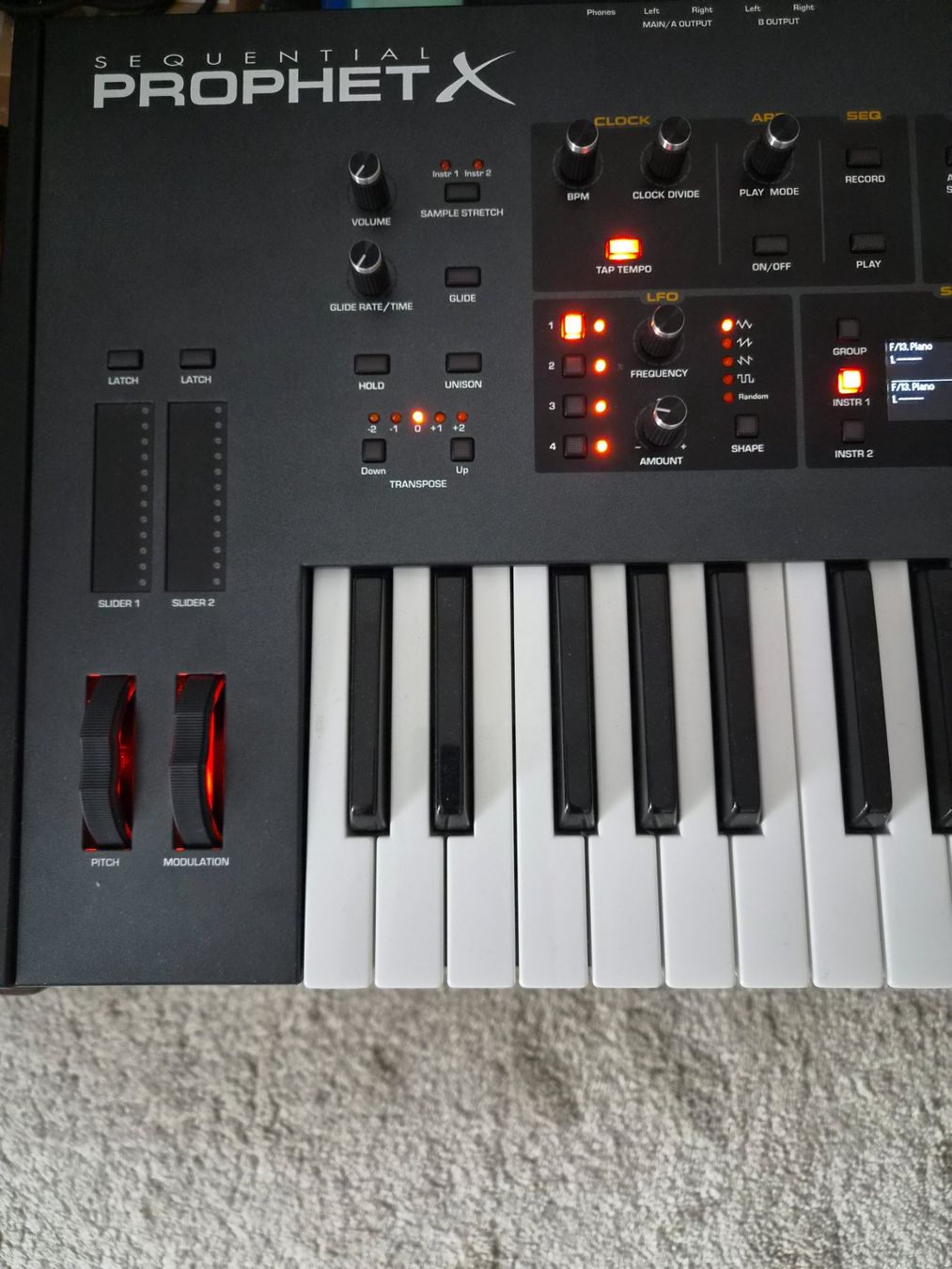 Sequential Instruments de musique: DAVE SMITH`S  EINMALIGER SYNTH....nur noch bis FREITAG !! – D'occasion à Zuerich par KEYSTORE 3