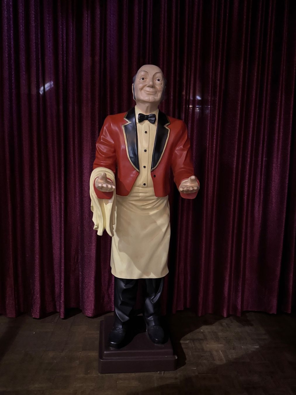 Figuren: Grosse Kellner Werbefigur lebensgross – Gebraucht aus Winterthur von sportdisco2 5