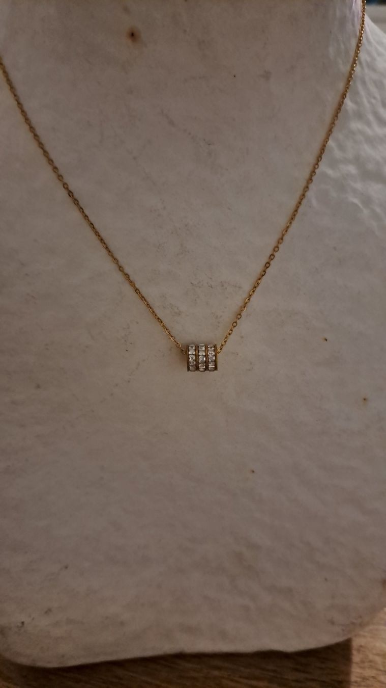 Colliers: collier doré et similis – Neuf (Voir description) à Chêne-Bourg par n4r_7kyb 1