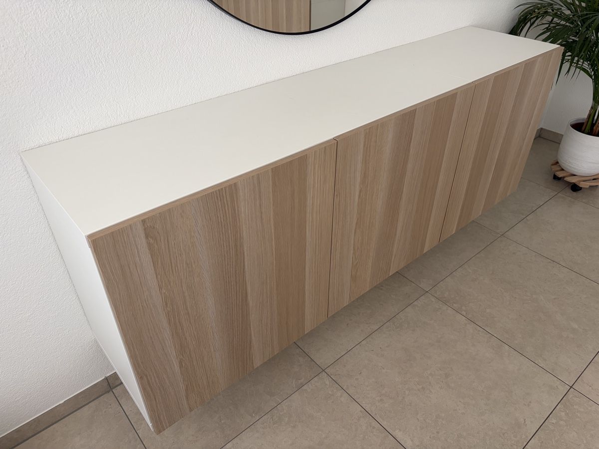 Ikea Cassettiere: Besta Sideboard mit Wandmontage – Usato da Leuggern venduto da AquisStar 1