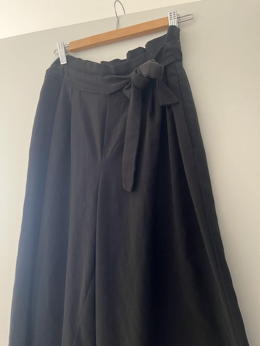 Zara Hosen: Culotte Hose Schwarz mit Bindegürtel  – Gebraucht aus Allschwil von MaloseS08 2