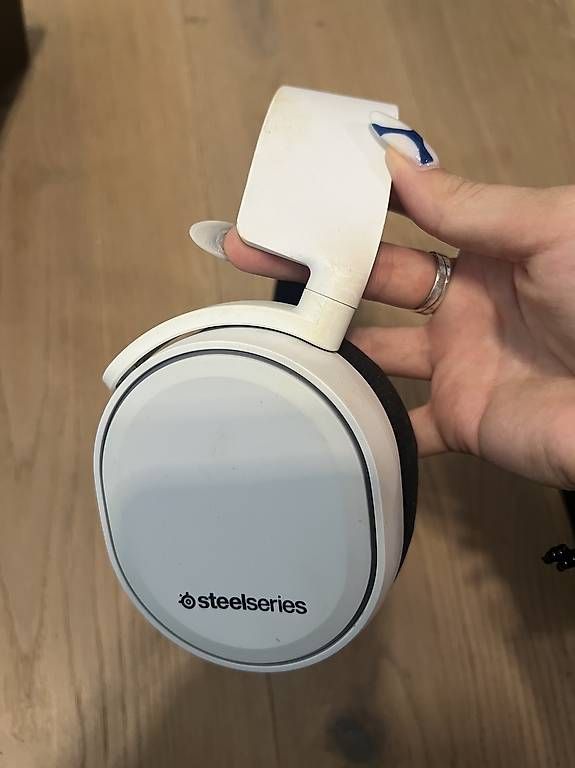 Steelseries Cuffie: SteelSeries Arctis 5 Wired Gaming Headset – Usato da Reinach BL venduto da rai_5qfg 2