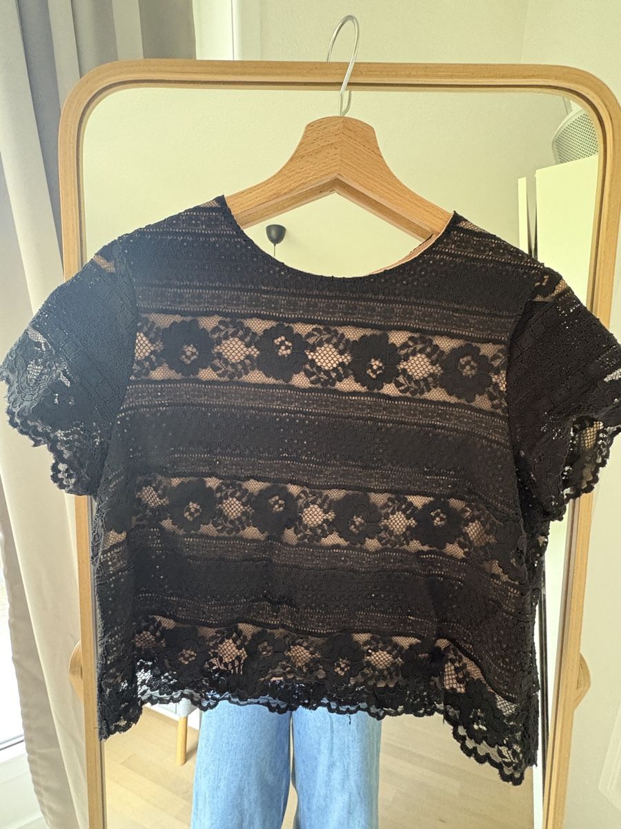 H&M Tops: Damen Top H&M Spitze schwarz  – Gebraucht aus Bern von Janina.Leandra