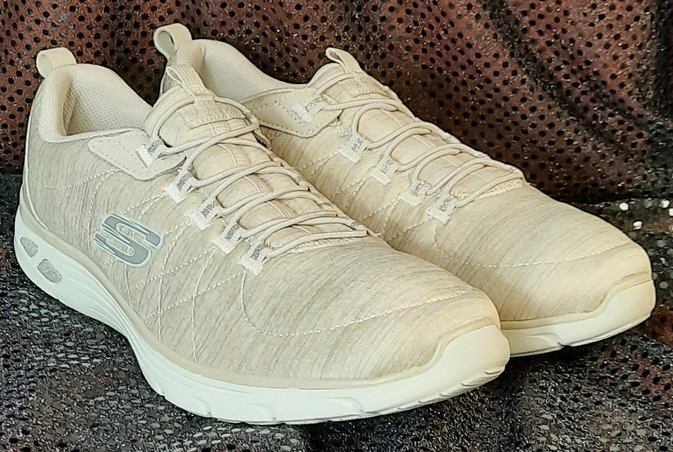 Skechers Scarpe da donna: SKECHERS Damen Sneaker Nat 40 – Nuovo (secondo la descrizione) da Seuzach venduto da VT-Collections2 4