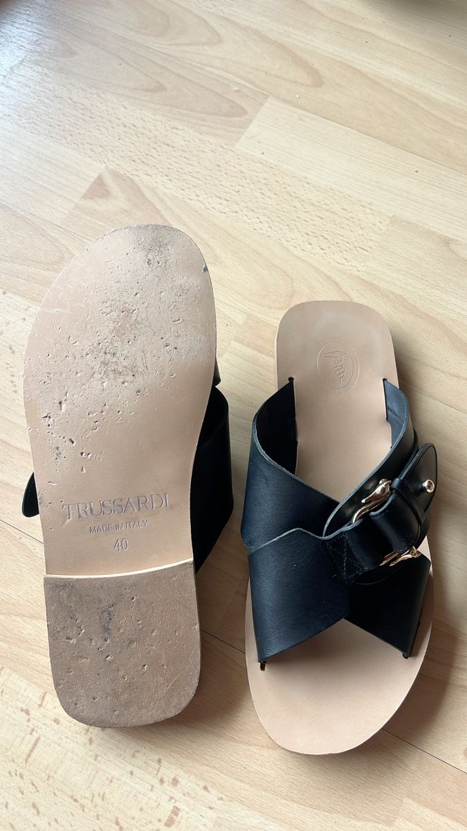 Trussardi Damenschuhe: Schöne Trussardi Sandalen Grösse 40 – Gebraucht aus Wallenwil von cleliafrei