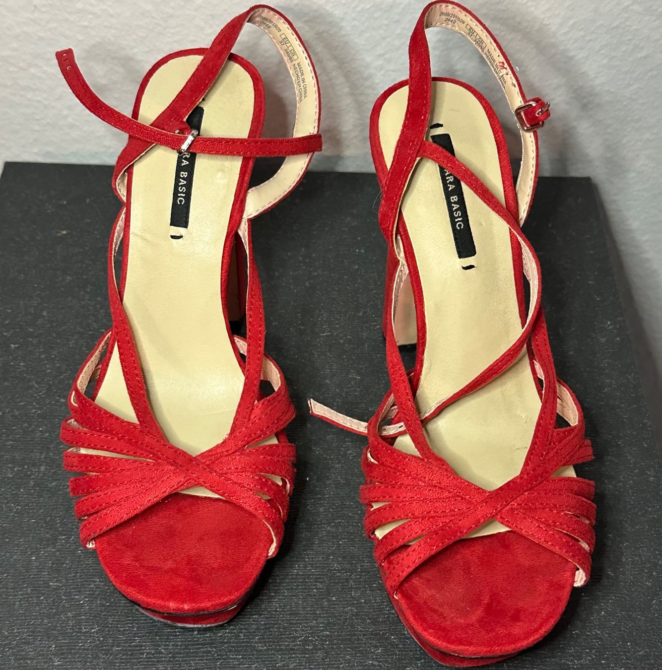 Zara Scarpe da donna: Rote Plateau High Heels Zara Gr. 37 – Usato da Lustmühle venduto da sar_7xmy 3