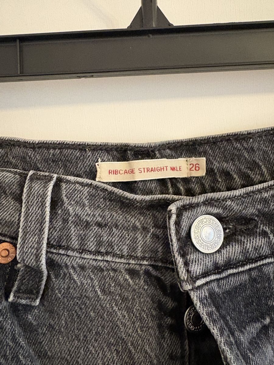Levi's Jeans: Levi's Ribcage Straight Ankle Jeans – Usato da Weisslingen venduto da Ali_z8vw 3