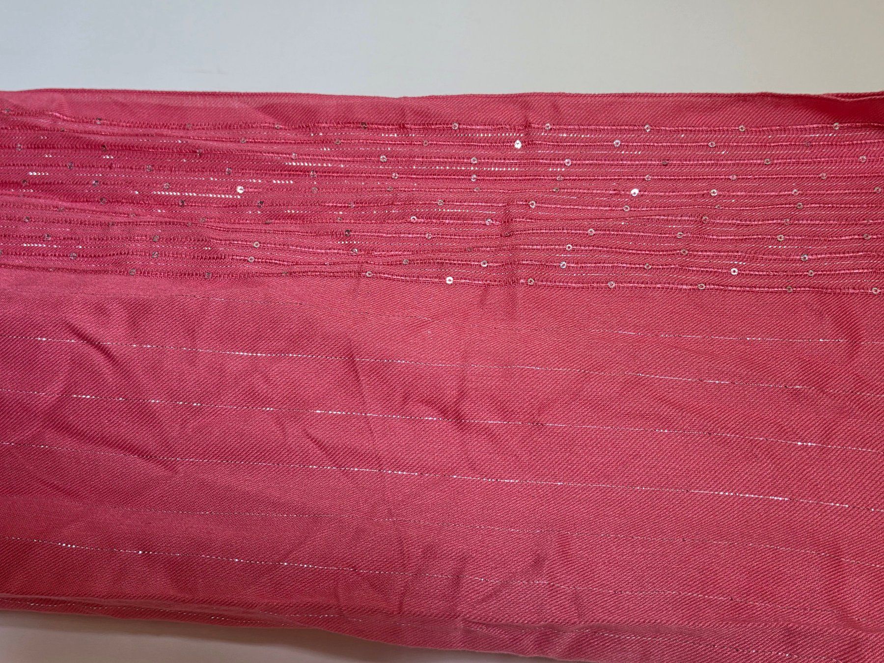 Foulard & Sciarpe: rosa Halstuch mit Pailletten & Glitzerfäden – Usato da Zürich venduto da Pemberleys 1