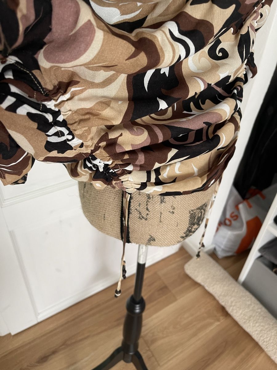H&M Camicette: Bluse gemustert Grösse S/M Kräuselung vorne – Usato da Hätzingen venduto da Limao 3