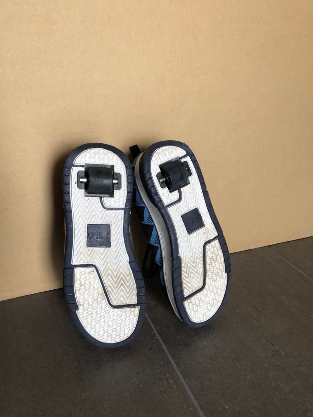 Fila Schuhe für Jungen: Fila Schuhe mit Rollen Gr. 37 – Neu (gemäss Beschreibung) aus Boppelsen von KASIBO 1