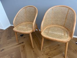 2 Rattanstühle Holzrahmen