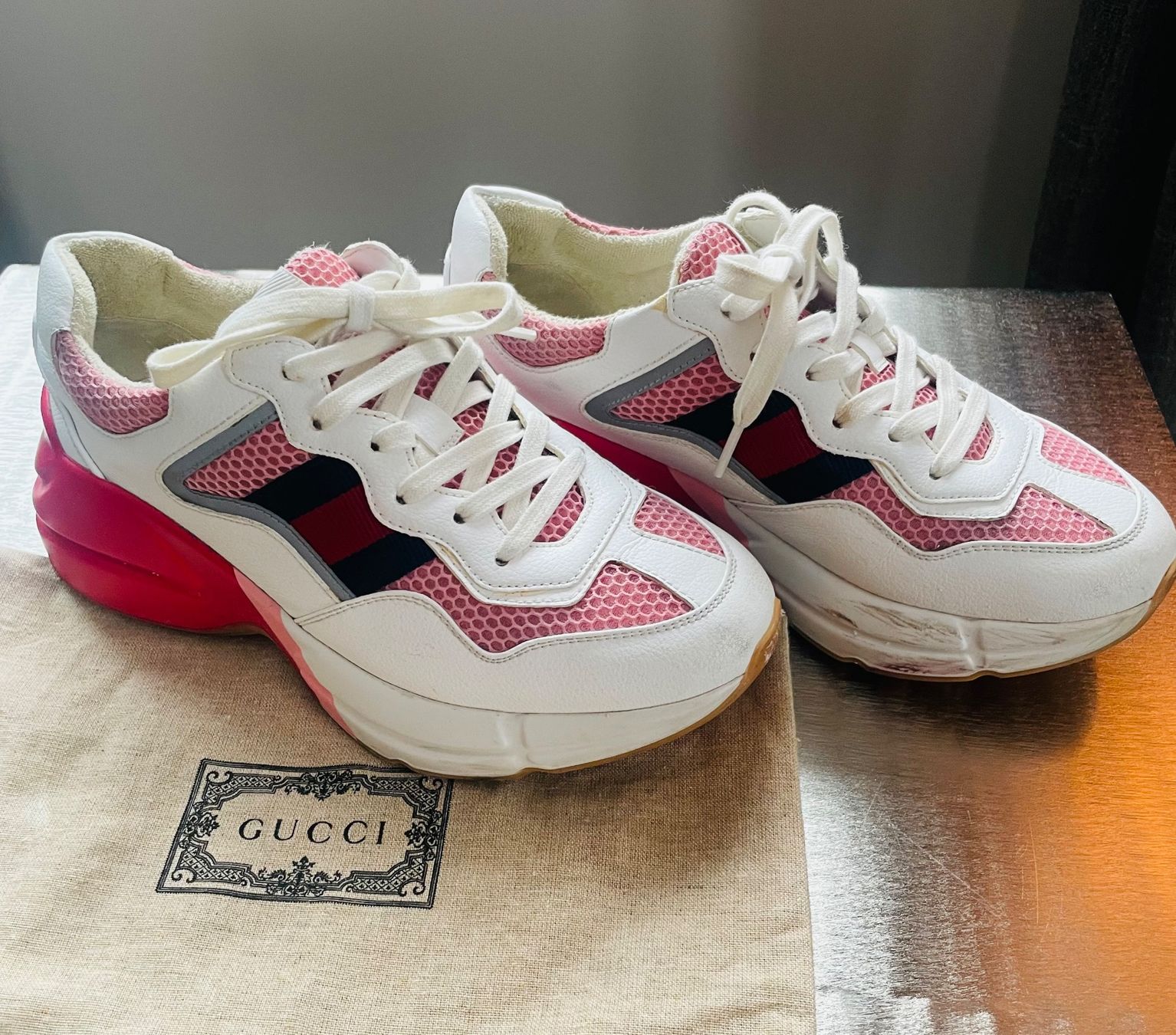 Gucci Chaussures femmes: Gucci Sneaker Damen Gr. 36 – D'occasion à St. Gallen par Bt5 2
