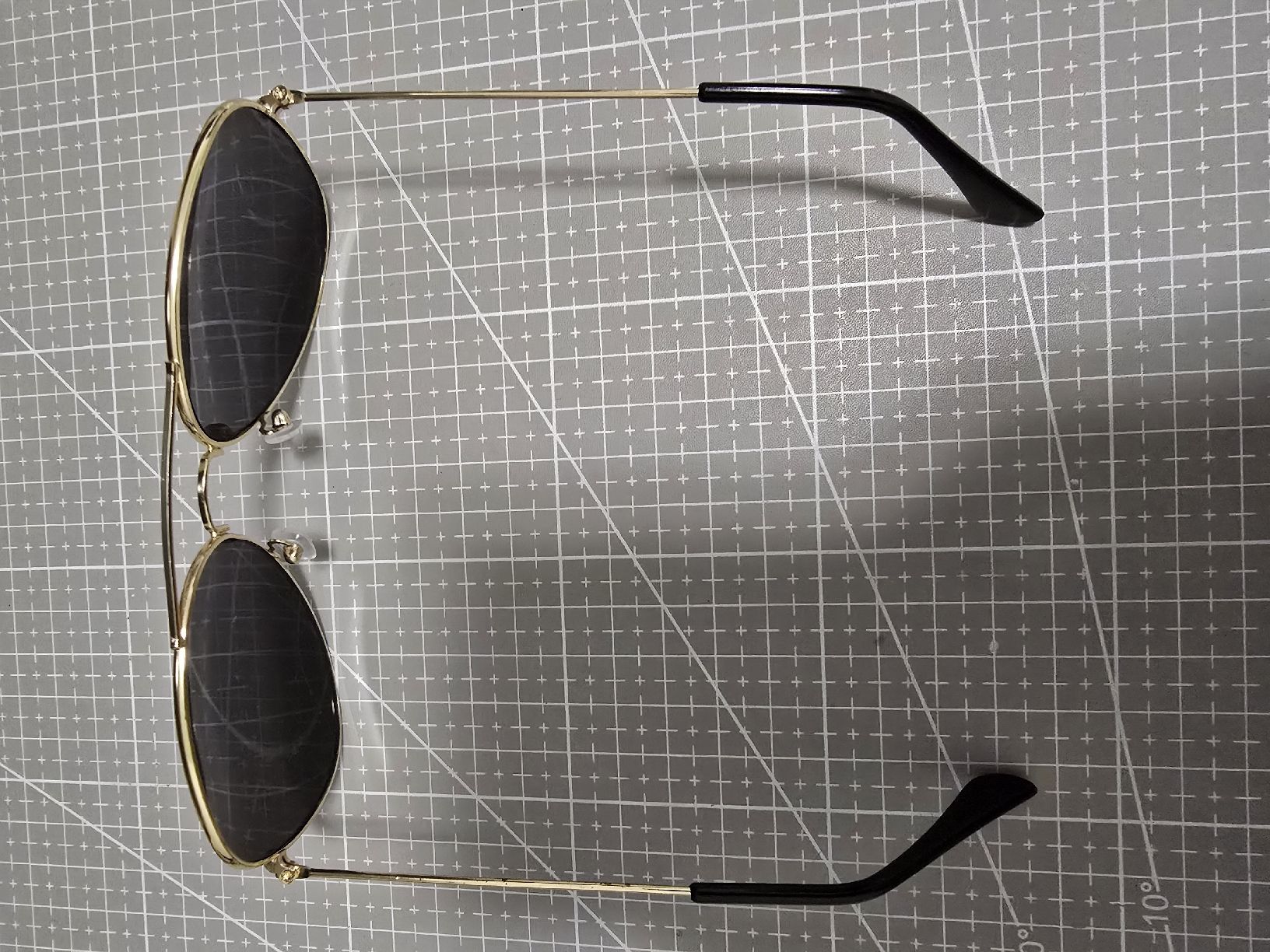 Occhiali & Lenti: Sunglasses gold frame aviator style – Nuovo (secondo la descrizione) da Zürich venduto da fin_2vqm 3