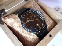 Edle Holzkern-Uhr 40mm, Metall, Quarz, 339.00, ab 1.--