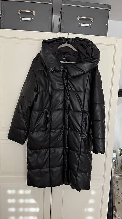 Stradivarius Cappotti: Stradivarius Wintermantel in Lederoptik – Usato da Wollerau venduto da nad_tkc7